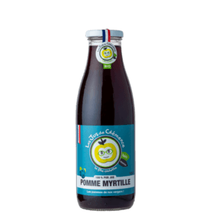 Jus de pomme et myrtille bio Famille Teulet local disponible chez Pizza Mania à Saint-Yrieix-la-Perche en bouteille de 25cl.